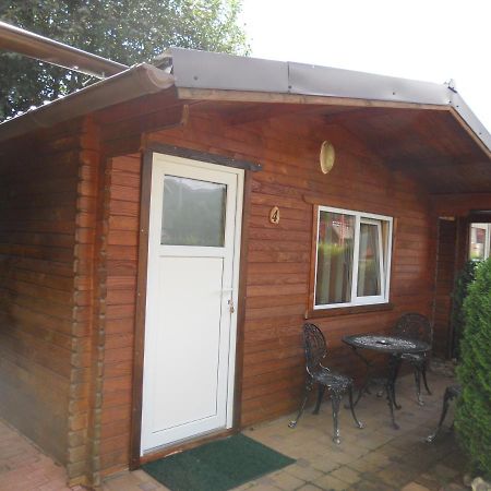 Pension, Camping & Biker Station Zur Deutschen Eiche Ciocanesti 外观 照片