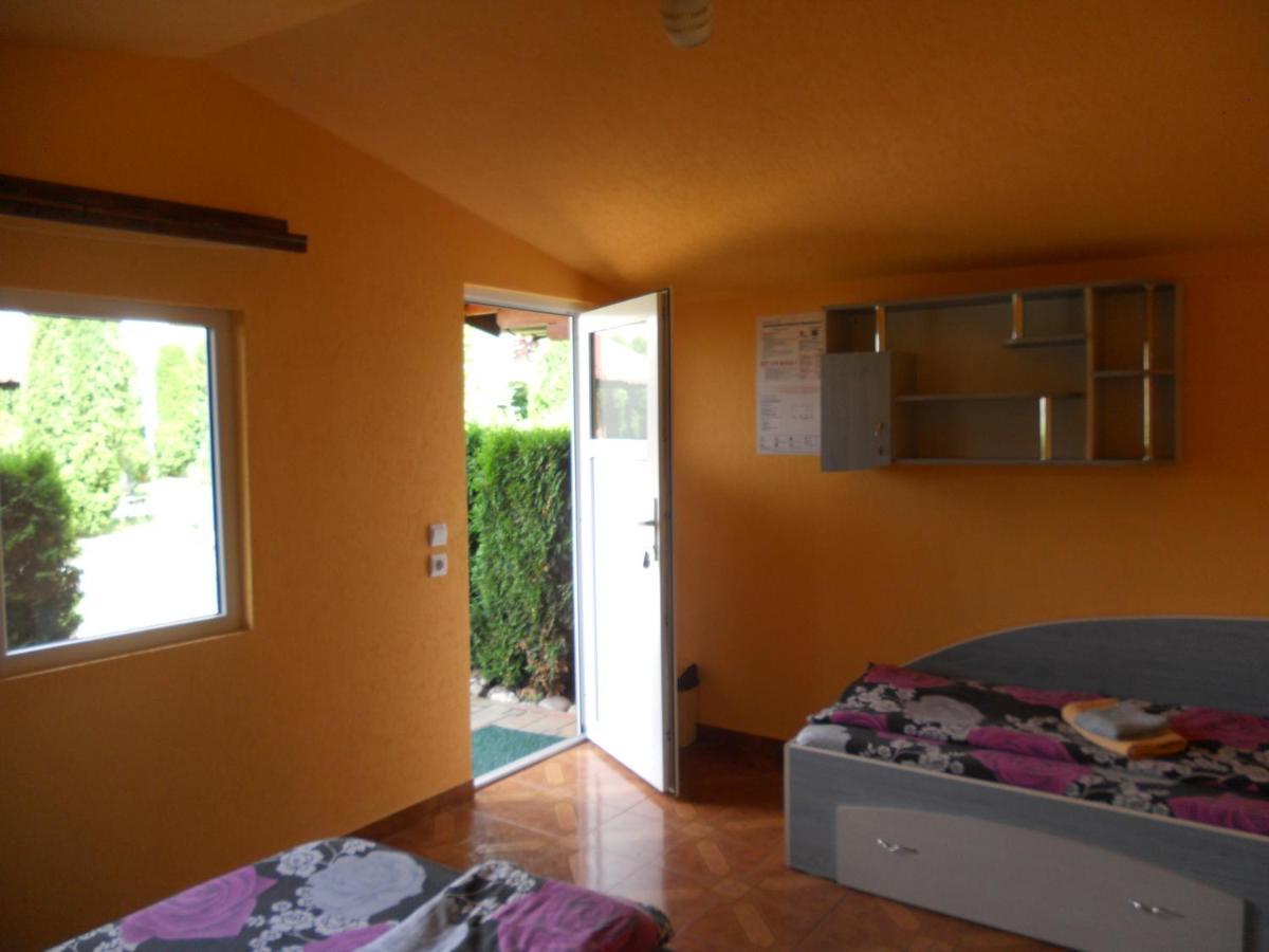 Pension, Camping & Biker Station Zur Deutschen Eiche Ciocanesti 外观 照片