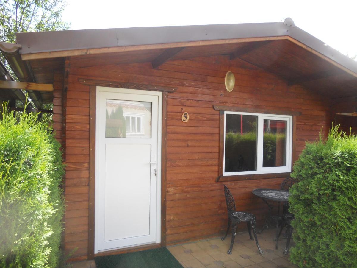 Pension, Camping & Biker Station Zur Deutschen Eiche Ciocanesti 外观 照片