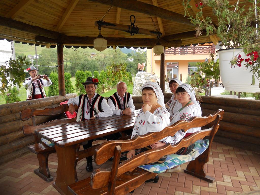 Pension, Camping & Biker Station Zur Deutschen Eiche Ciocanesti 外观 照片
