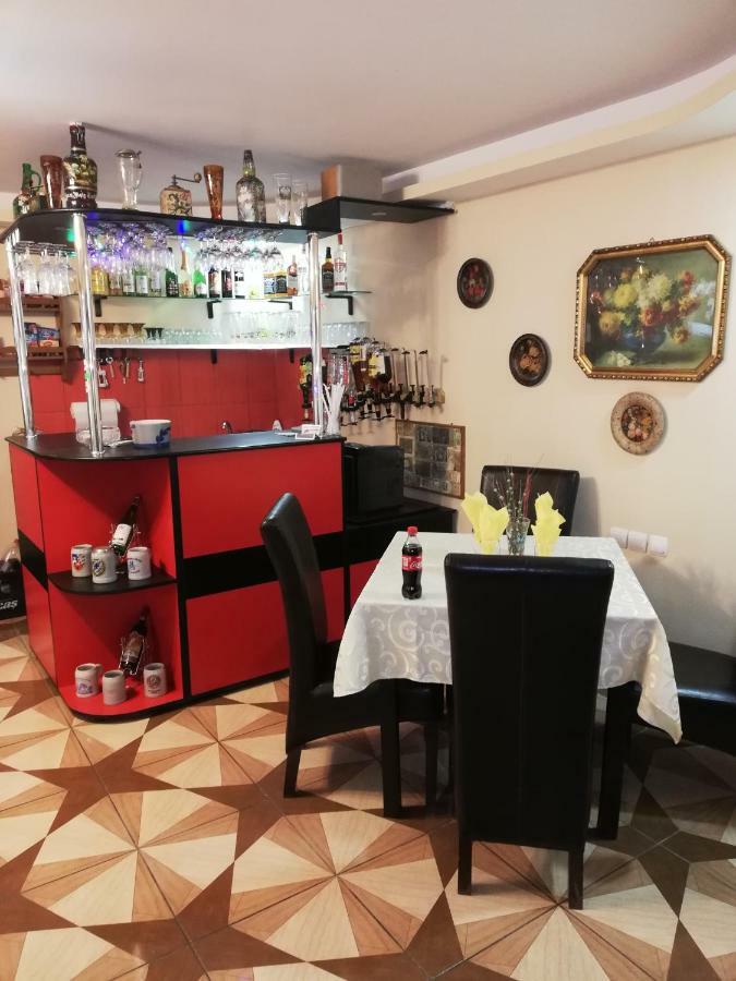 Pension, Camping & Biker Station Zur Deutschen Eiche Ciocanesti 外观 照片